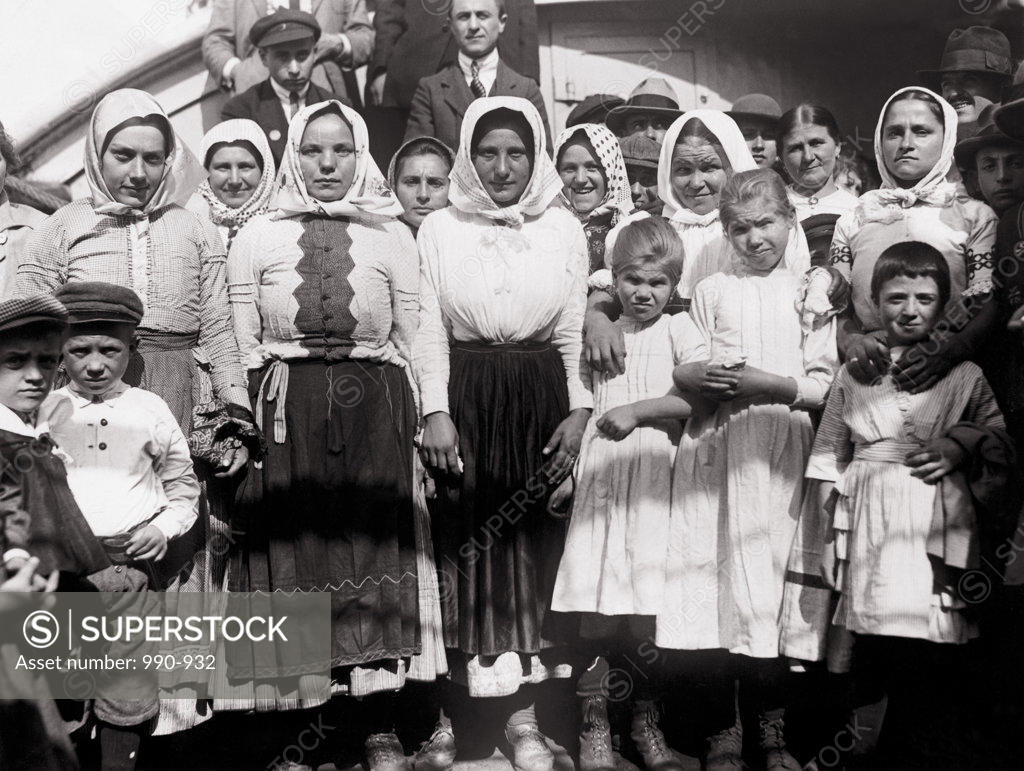 Stock Photo: 990-932 Polish immigrants traveling to the USA, SS La Touraine
