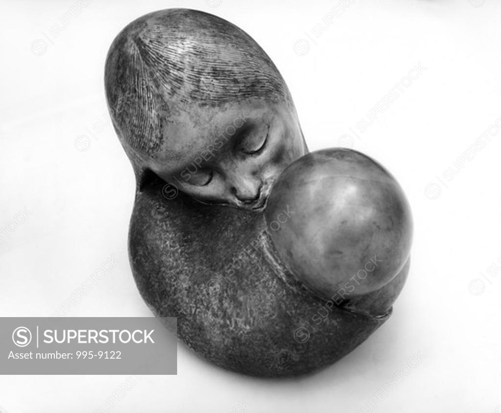 Stock Photo: 995-9122 Maternal by Hugo Robus, sculpture, (1885-1964)